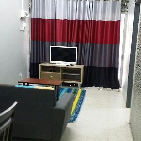 Baiti Homestay Gambang Buitenkant foto