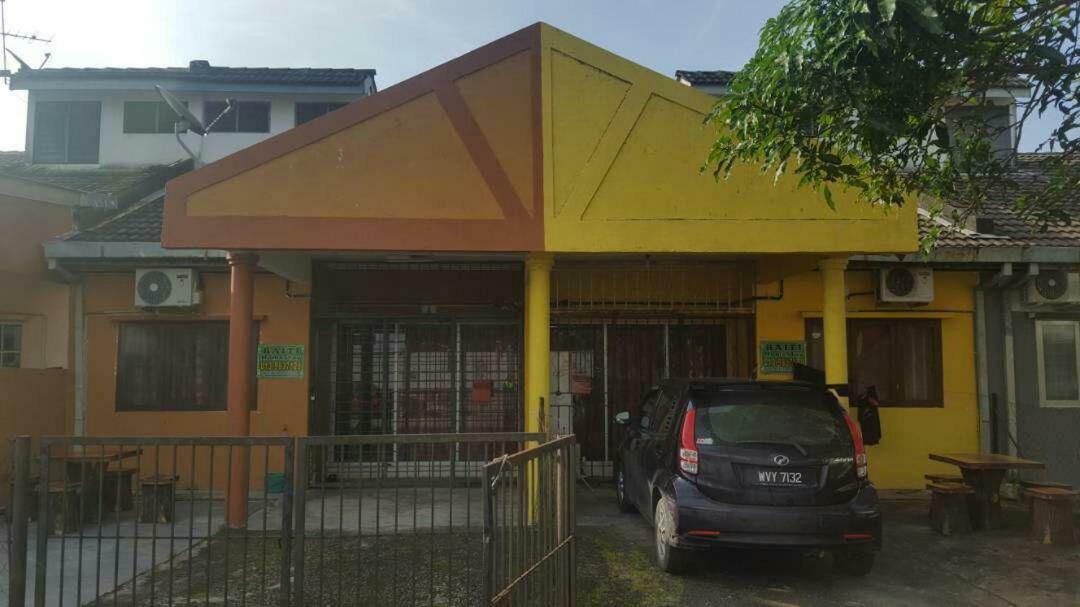 Baiti Homestay Gambang Buitenkant foto