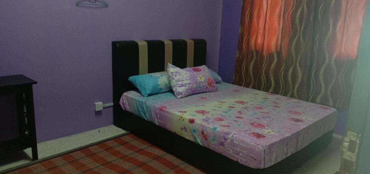Baiti Homestay Gambang Buitenkant foto